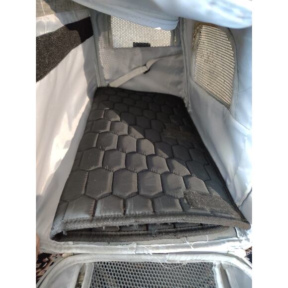 Monterey Series Convertible Horizontal Backpack Pet Carrier Large (Gray) - Picture 16 of 16